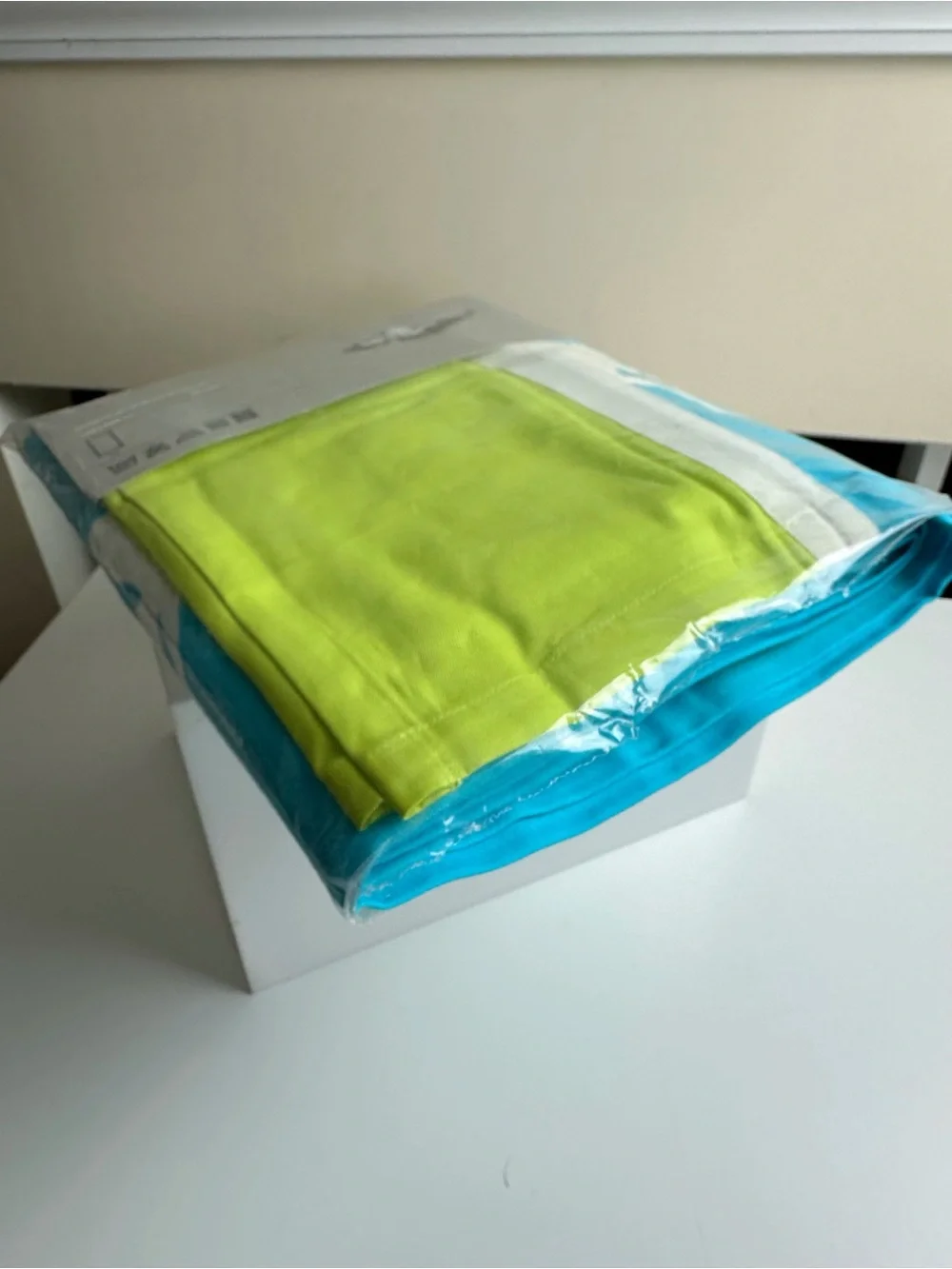 IKEA Nygards Maria Bengtsson Tablecloth Solig New In Package Size 57x94 Inches